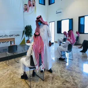 سعادة عميد الكلية يتفقد سير الاختبارات