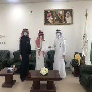 Dean of Engineering College honors participants in entrepreneurship and small-scale projects workshop