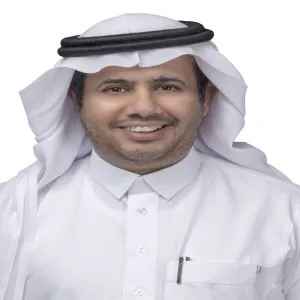 Dr. Al-Rumaih follows-up admission procedures for graduate studies