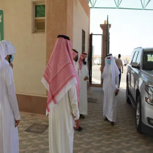 The dean welcomes the vice-rector for graduate studies and scientific research