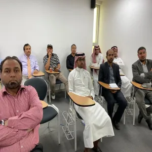 الإدارة تعقد ورشة عمل مع مكتب إدارة المشاريع