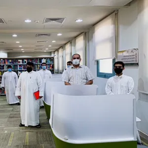 Engineering students visit the central library of the university