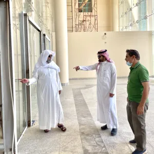 MU VICE-RECTOR ON TOUR OF INSPECTION TO URGENT BUILDINGS ON FEMALE CAMPUS