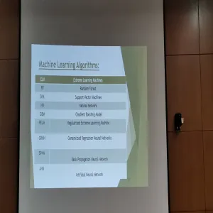 قسم علوم الحاسب والمعلومات يناقش مشاريع التخرج للطالبات