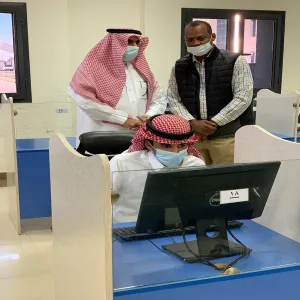 The dean inspects the progress of e-exam