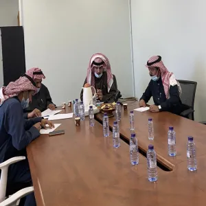 Performance evaluation committee of administrative departments holds a meeting