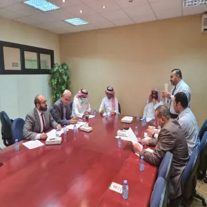 The college holds a workshop entitled consistency the college's vision and mission with the transformation plan of applied colleges
