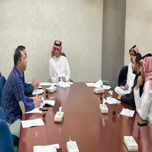 The Vice Dean for Educational Affairs meets members of the English Language Unit