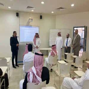 The Dean of the Applied College follows up the progress of the educational process