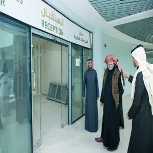 Prof. Al-Dosari conducts an inspection-tour to University Medical Center