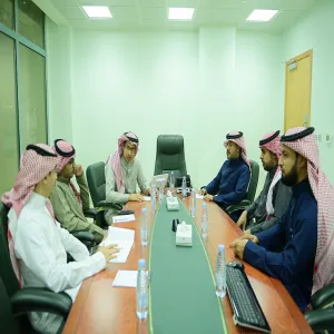 The director of Media Center meets the dean of Information Technology