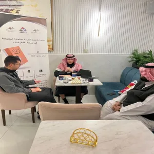 Reading Club members discuss Al-Aqqad' book 'Ana', or I