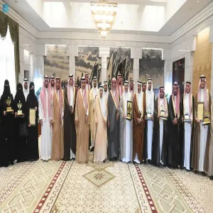 Riyadh governor awards the deanship