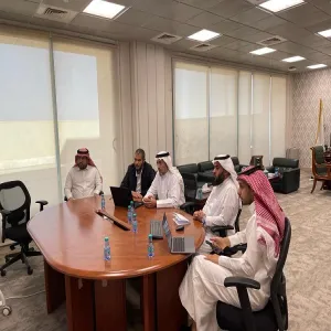 Plans and Curricula Committee discusses online diploma programs