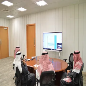 وكيل الجامعة للشؤون التعليمية يرأس الجلسة الثانية للمجلس التنفيذي للكلية التطبيقية