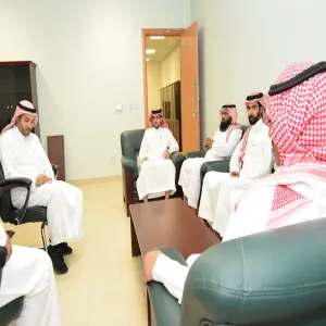 The Vice Dean for Graduate Studies in a meeting with members of the units