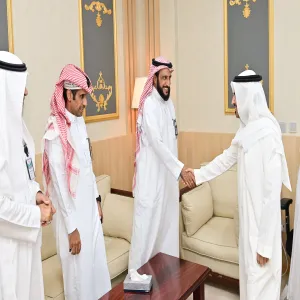 Supervisor of the General Administration of Human Resources honors the employees