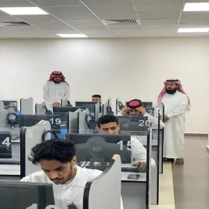 The dean inspects the progress of e-exams