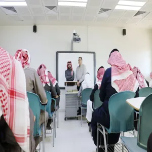 Executive directors of the Applied College conduct tour of inspection during first semester exams