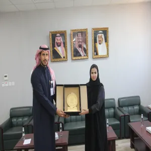 The Dean of Nursing College honors Relations and Documentation Department employees