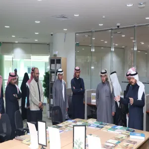The Student Affairs Unit at Applied College organizes a student visit to the Central Library