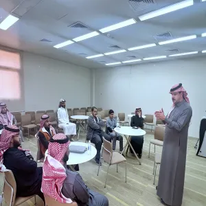 وحدة شؤون الخريجين تقيم لقاءً بالطلاب المتوقع تخرجهم