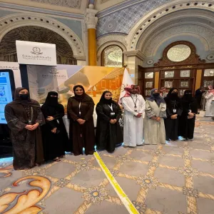 The Dean of the College of Nursing visits the university's booth at EDGEX2025