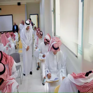 الرئيس التنفيذي يتفقد سير الاختبارات النهائية للفصل الدراسي الثاني للعام الجامعي 1446هـ