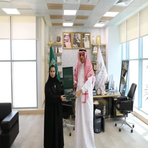 The General Administration of Administrative and Financial Affairs receives a copy of the College of Nursing’s Annual Reference Report