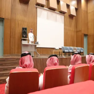 وكيل الجامعة للدراسات العليا والبحث العلمي يزور كلية الطب ويحضر اللقاء التعريفي للطلاب والطالبات المستجدين