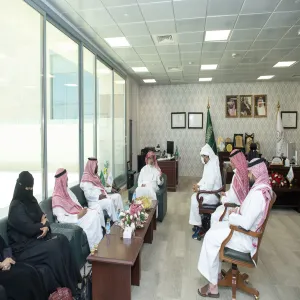 The Sustainable Standard Project Team Visits the University
