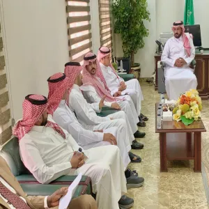 CEO of the Applied College visits Remah branch