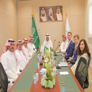 The Applied College conducts a meeting with Ceer Motors
