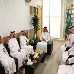 وكيل الجامعة للدراسات العليا والبحث العلمي يزور الإدارة العامة للشؤون الإدارية والمالية ويثني على جهودها