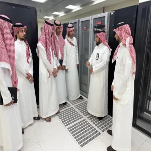 A group of students from the Engineering College visits the Deanship