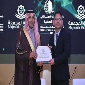 الدكتور رياض يحصل على جائزة أفضل بوستر بحثي بمؤتمر جامعة المجمعة الدولي الثاني للسكتة الدماغية