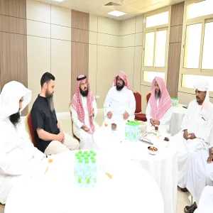 كلية الشريعة والقانون تكرم عضو التدريس بقسم الشريعة