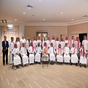 الرئيس التنفيذي للكلية التطبيقية يستقبل أبطال منتخب الكلية لكرة القدم