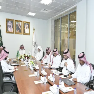 رئيس الجامعة يترأس اجتماع لجنة متابعة مشروع المدينة الرياضية