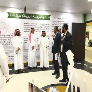 ضمن الجهود المستمرة لإطلاق مبادرة جامعة بلا حوادث بقطاعات الجامعة المختلفة فريق نادي سالك يلتقي بسعادة عميد كلية الغاط .