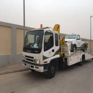 ادارة الصيانة الفنية بالإدارة العامة للخدمات تنهي أعمال الصيانة الدورية الثالثة لمركبات الجامعة