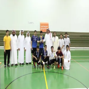 عميد الكلية يرعى المباراة النهائية لدوري كرة القدم صالات