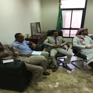 وفد من عمادة خدمة المجتمع والتعليم المستمر يزور كلية