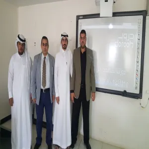 وحدتا الأنشطة الطلابية والشراكة المجتمعية تعقدان دورة لطلاب الكلية عن منصة "دروب"