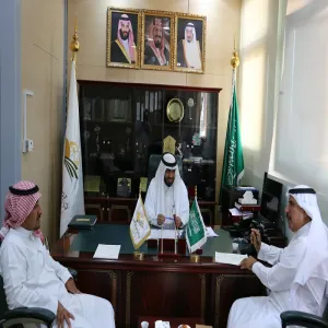 العمادة توقع عدد من العقود التشغيلية
