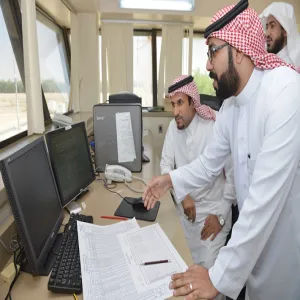 معالي مدير الجامعة يزور محطة الأرصاد بمطار الملك خالد الدولي