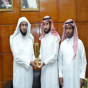 The Vice Rector and Supervisor of the Deanship of E-learning and Distance Learning meet their Colleague Mr. Thamer bin Ali Al Dgeshi