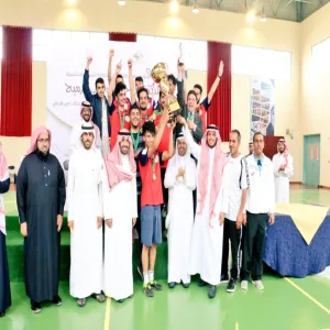 كلية الهندسة تفوز بكأس سعادة وكيل الجامعة للشؤون التعليمية لكرة القدم بالصالات