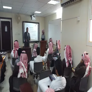 مركز التوجيه والإرشاد الطلابي يقدم برنامجاً توجيهياً لطلاب الطب