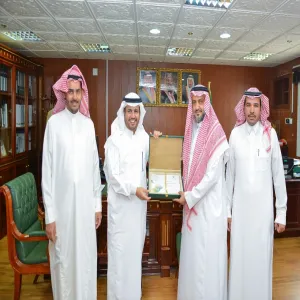 Vice-Rector receives Second Report of 2020 Strategic Plan Follow-up